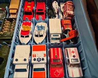 Vintage Matchbox Official Collectors Carry Case with Assorted DieCast Emergency and Military Vehicles fifth image