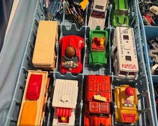 Matchbox Official Collector Case with Assorted DieCast Vehicles fourth image