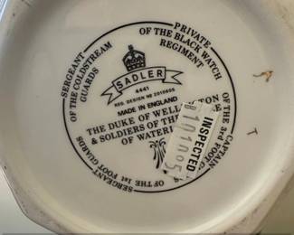 Sadler The Duke of Wellington Soldiers of the Queen Teapot second image