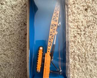 Hasbro Mini Earth Movers Hitachi Hydraulic Track Crane