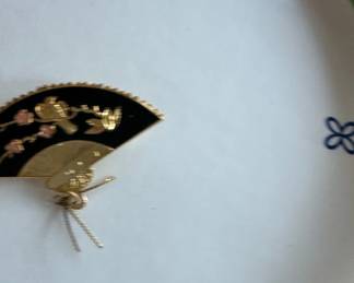 Vintage Amita Japan Damascene Fan Brooch
