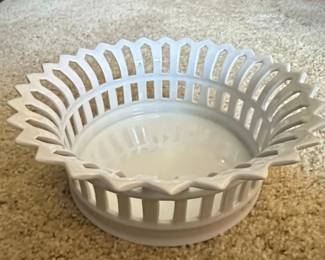 White Ceramic Lattice Fruit Bowl