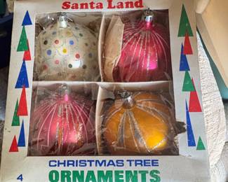 Santa Land Christmas Tree Ornaments Set of 4 Glass, Polka Dot, Ribbed