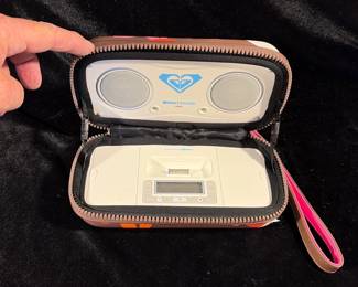 Roxy Sound IP23 iPod player with carry case
