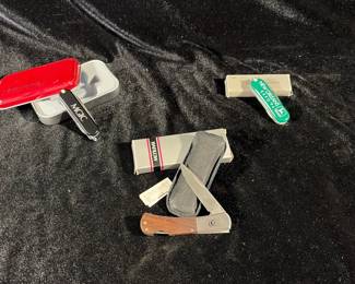 Commemorative knives