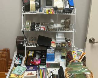 Art and desk accessories 