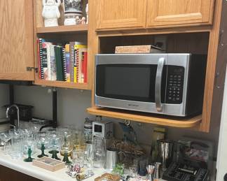 Bar ware (microwave not for sale)