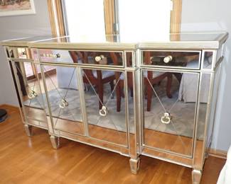 MIRRORED BUFFET