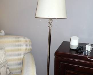FLOOR LAMP
