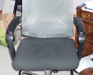 OFFICE CHAIR