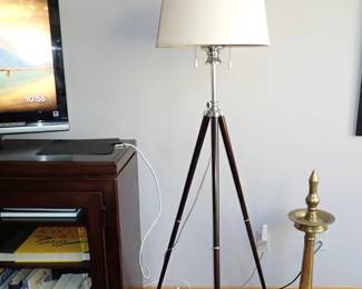 TRI POD FLOOR LAMP