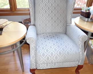 RECLINER SOFT COLORS