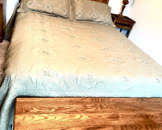 Rustic wood queen bed
