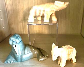 Small onyx animals