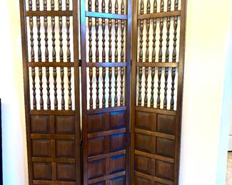 Pair of room divider screens