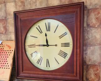 Large Sligh brand gallery clock. Keeps perfect time. 