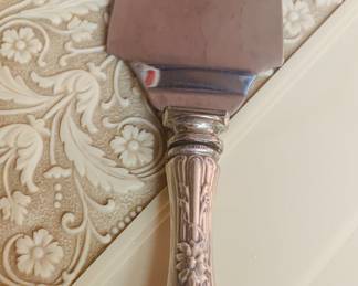 Gorham Chantilly sterling cake or pie server