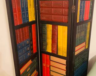 3 paneled wooden screen