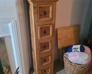 chest of drawers