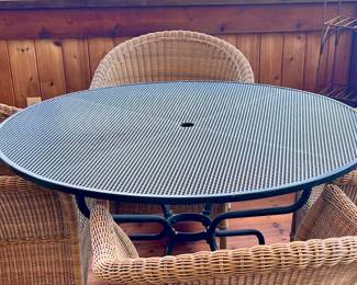 Outdoor paito table - Chairs NFS