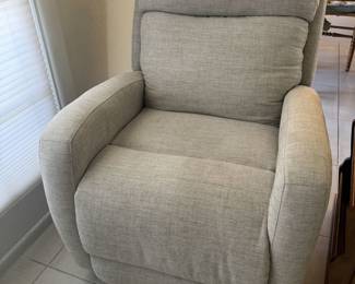 New Motorized recliner