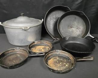 CT146Cast Iron Skillet and Aluminum Dutch Oven