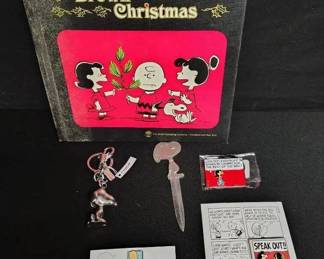 SH783COACH Peanuts Snoopy Keychain and more