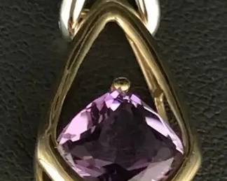 SH743V14 K Pendant With Purple Stone