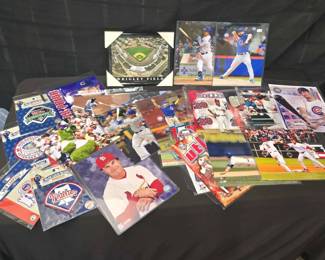 SH721Memorabilia of Major League Baseball Cubs, Phillies and Cardinals