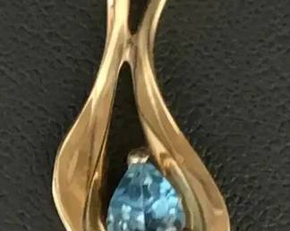 SH744V14 K Pendant With Blue Stone