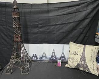 CT130Eiffel Tower