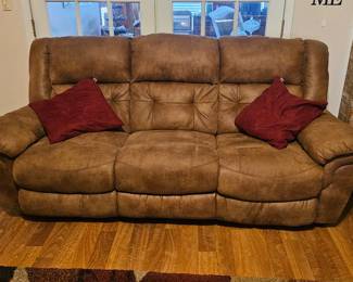 Sofa with 2 recliners