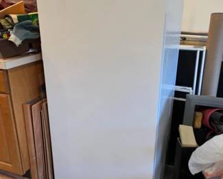 200 KenmoreUprightFreezer