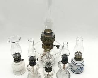 88 FiveMiniatureandOneStandardSizeKerosenelamps