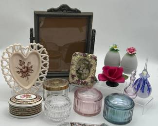 150 AntiqueStyledVanityItemsKnickknacks