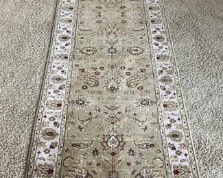 151 27x910HandKnottedFloralRunnerwithPad