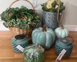 123 FallOutdoorDecorLot