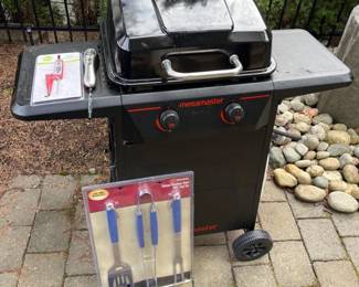 3 Megamaster2BurnerPropaneGrillwCoverToolsThermometerTank