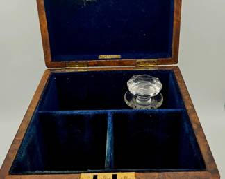 Includes an original decanter with stopper and one extra stopper