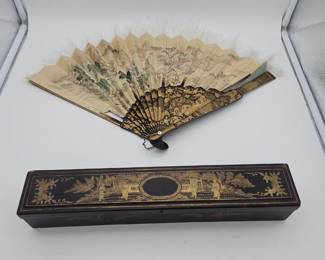 Stunning 19th Century chinoiserie laquer Chinese export fan with box, repair needed