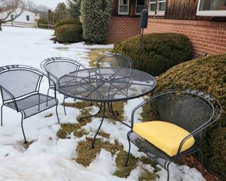 Metal outdoor table w cushions & umbrella