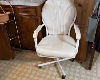 RETRO CHAIR