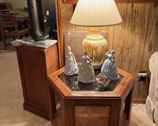 RETRO GLASS TOP TABLE, LAMPS