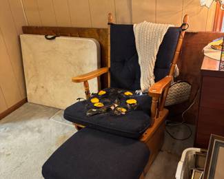 VINTAGE GLIDER WITH OTTOMAN