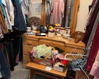 VINTAGE VANITY WITH STOOL