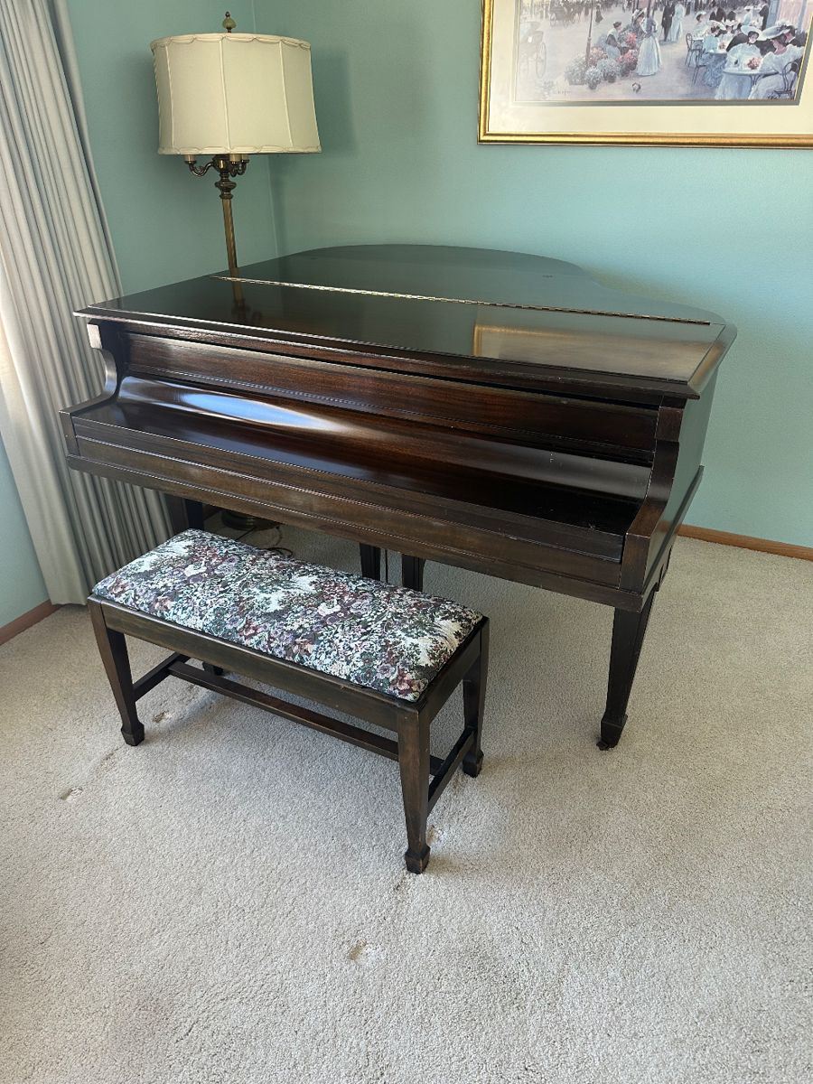 Pre-Sale Item: Story & Clark Baby Grand Piano
$3,499.00 OBO
