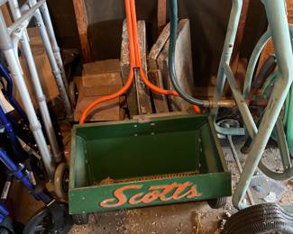 Steel Scotts Fertilizer Spreader