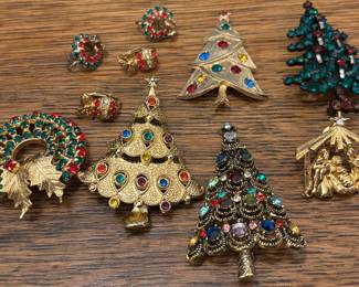 AWESOME Vintage Christmas Brooches 