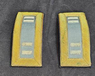 Pair of US Army Shoulder Boards (Lieutenant)