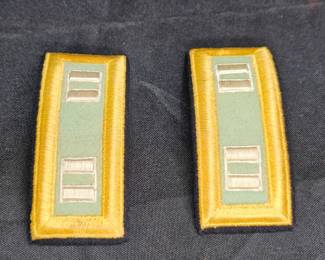 Pair of US Army Shoulder Boards (Lieutenant)